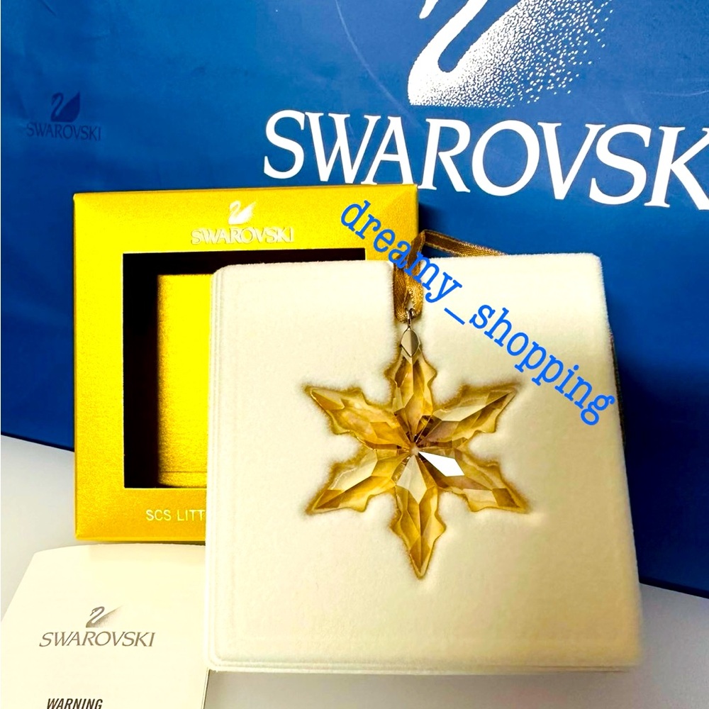 NIB Swarovski SCS 2015 Annual Ed. Little Gold Snowflake Crystal Ornament 5135931